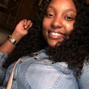 Meet your Posher, Latasha